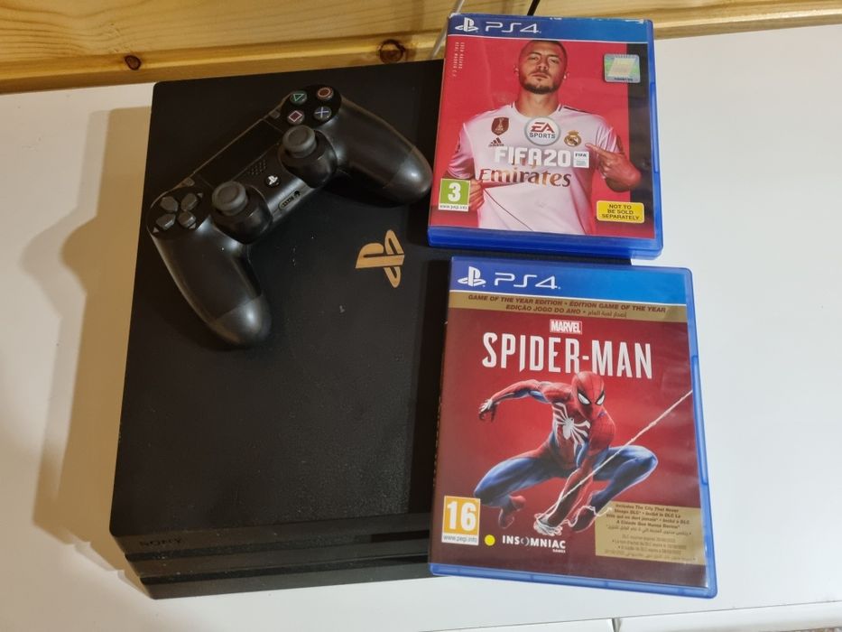 PS4 PRO 1TB + 2 jocuri