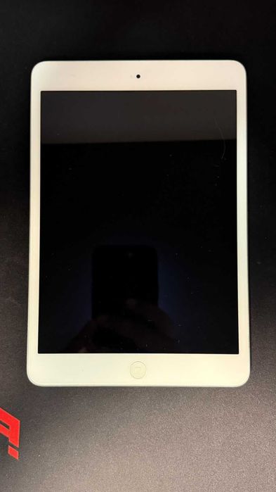 Apple iPad mini 16 GB Silver – A1432 - Impecabil!