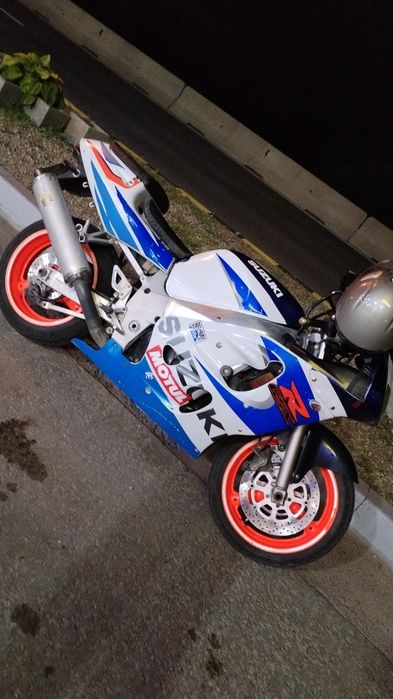 Suzuki gsx-r srad 600