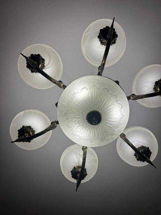 Люстра ,светилньник