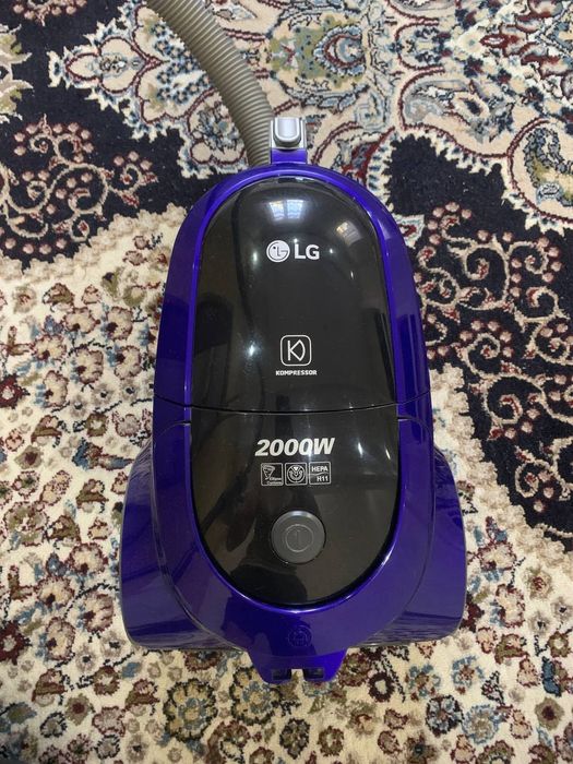 Продаётся пылесос LG вакуумный.