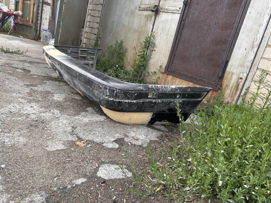 Продам бампер на  бмв е34 . Под покрас