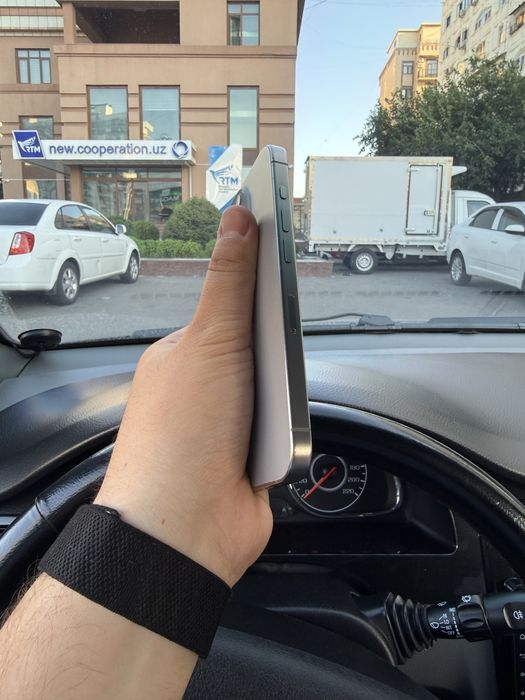iPhone 15 Pro  256Gb  79% Yomkost