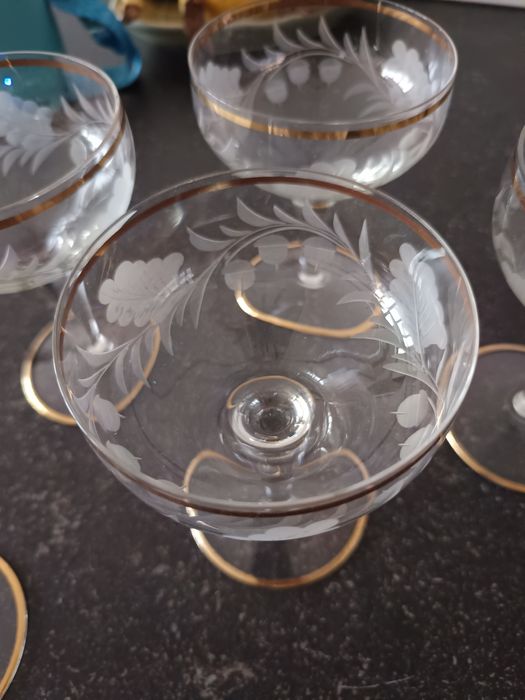 Изящни гравирани кристални чаши за шампанско & сет за вино