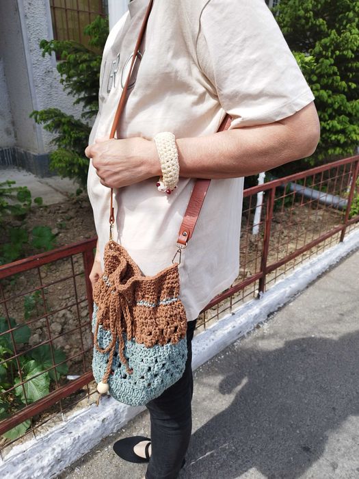 Săculeț croșetat manual din Macrame Cotton pentru femei, diametrului 22 - 23 cm, înăltime 24 cmlțime