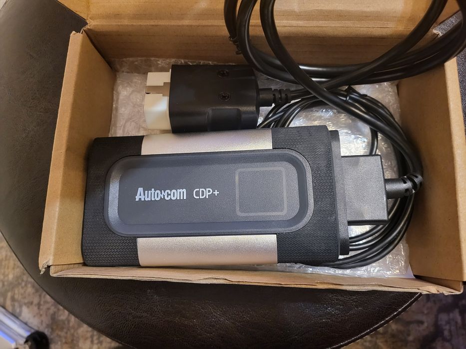 Panasonic FZ G1 si diagnoza auto Autocom CDP+