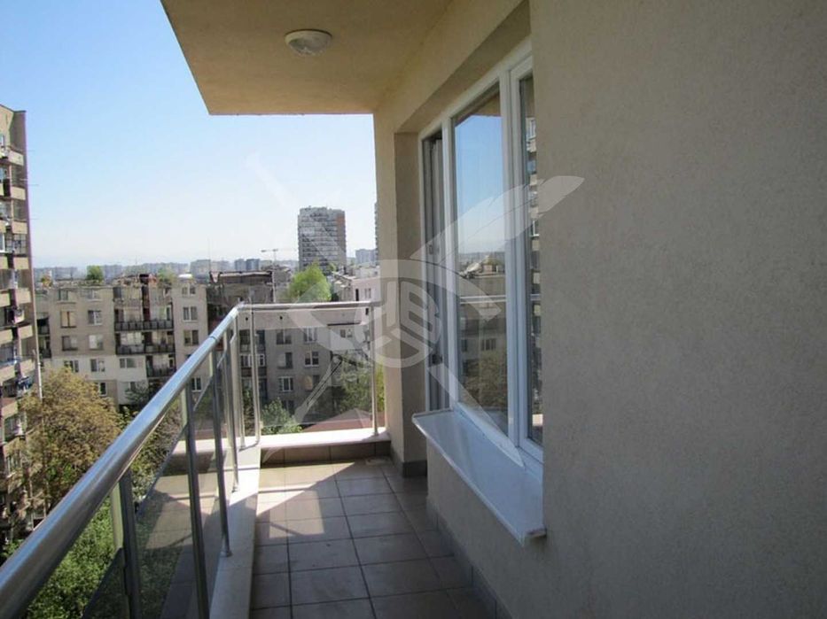 Тристаен апартамент в жк. Хаджи Димитър №19243