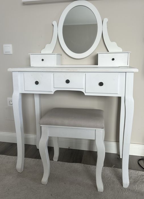 Masuta de toaleta cu oglinda