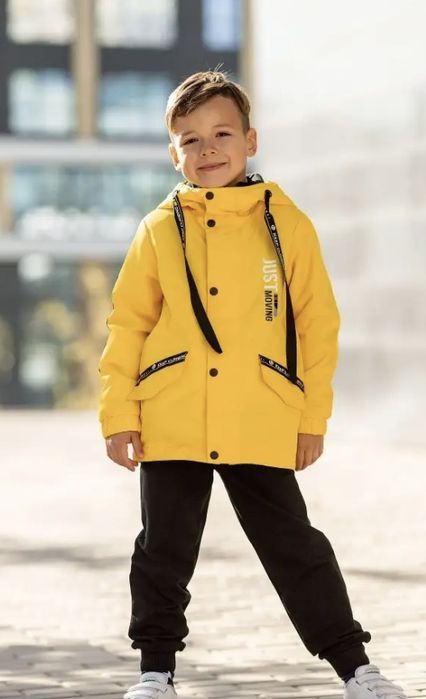 Продаю осеннюю демисезонную куртку фирмы Batik для мальчика 122размер