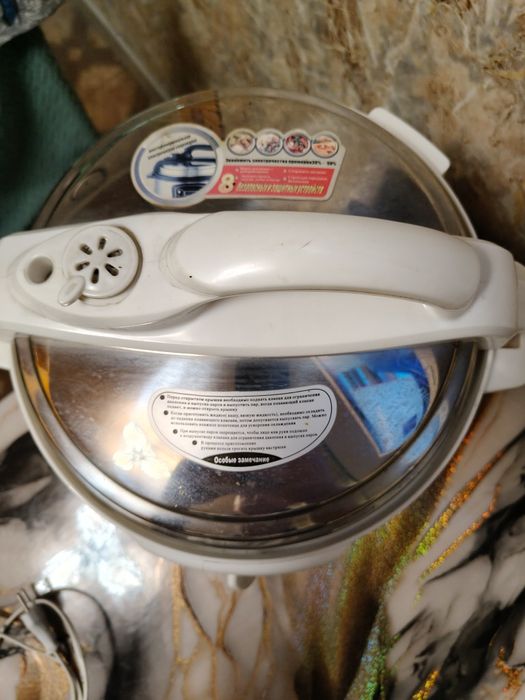 Мультиварка электрическая б/у.