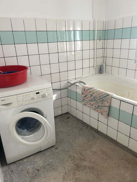 Vand apartament la casa