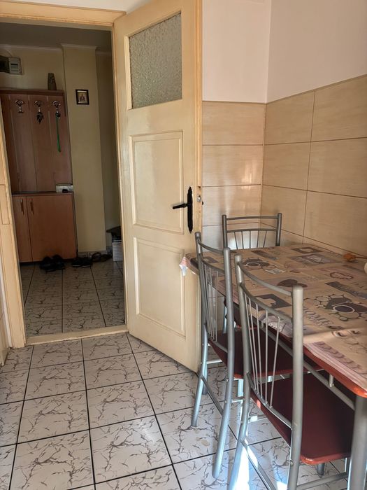Apartament 3 camere, 9 Mai, Vest