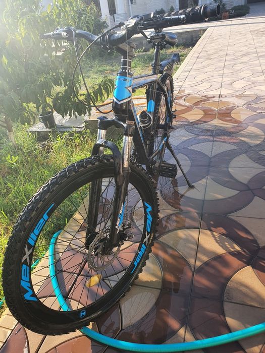 Velosiped.               .