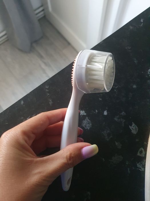 Perie faciala , nefolosita