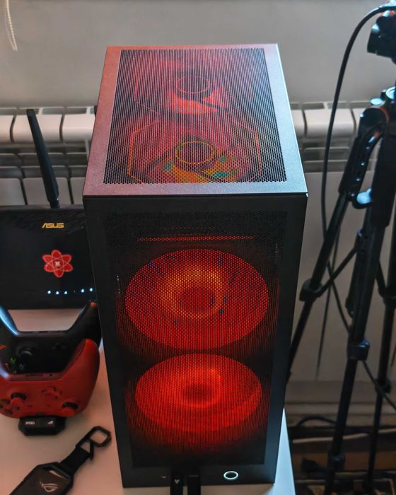 PC Gaming mini ITX ASUS ROG , AMD 9850x3d, 64gb ram ddr5, SSD 4TB pci5, Astral RTX 5080, Watercooling.