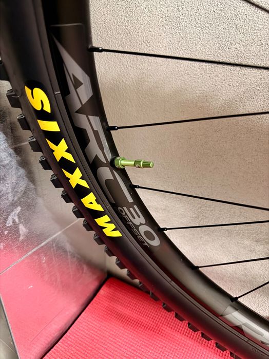 MTB капли 29” – Industry Nine / RaceFace / Maxxis / CushCore