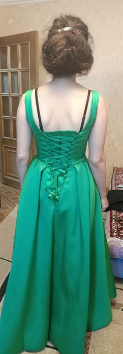 Вечерние платья для девушек