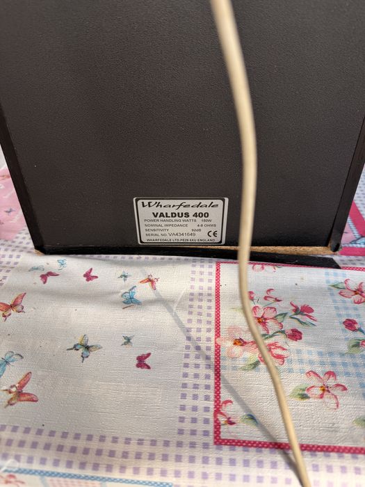 Boxe podea Wharfedale Valdus 400