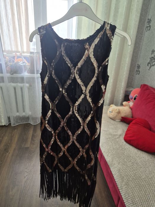 Платья вечерние на возраст 7-10 лет .