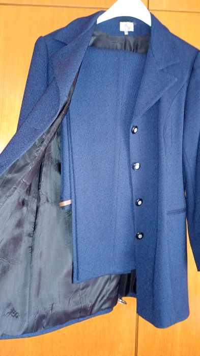 Рокля+Дамски костюми с пола  или панталон