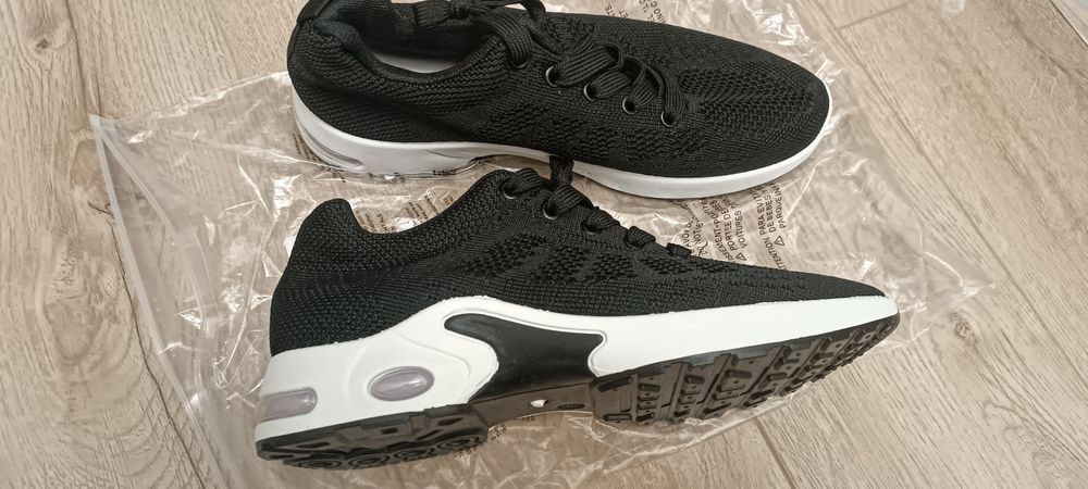 Продам новые кросовки