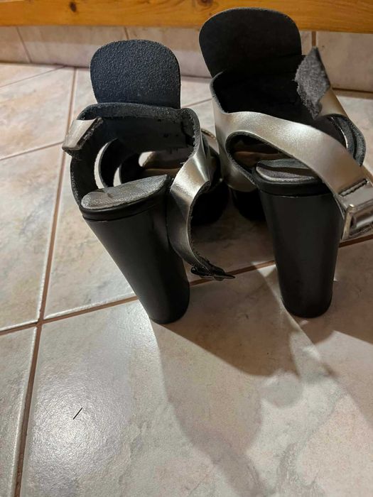 дамски сандали на ток