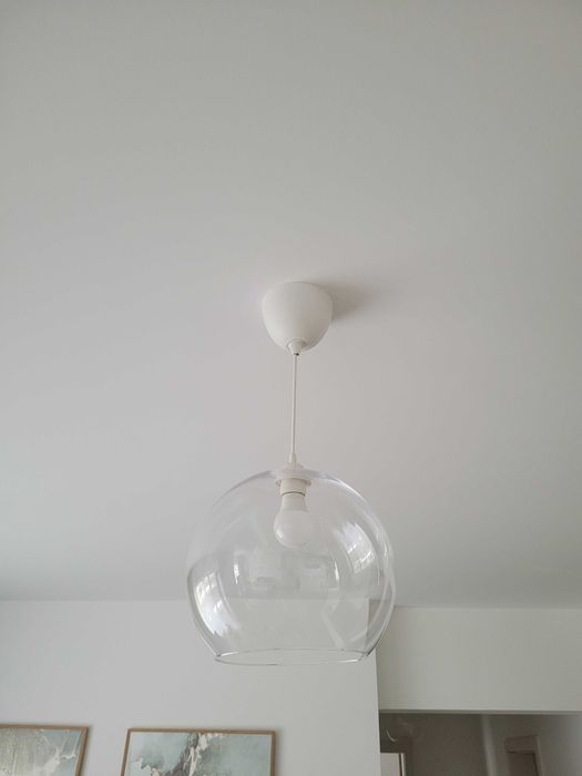 Lampa cu abajur transparent