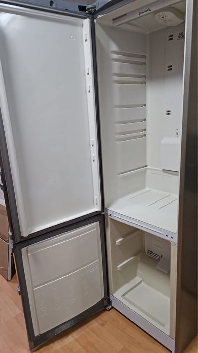 Холодильник Hotpoint Ariston серый 194см