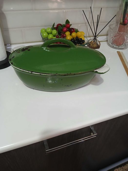 Чугунная  утятница