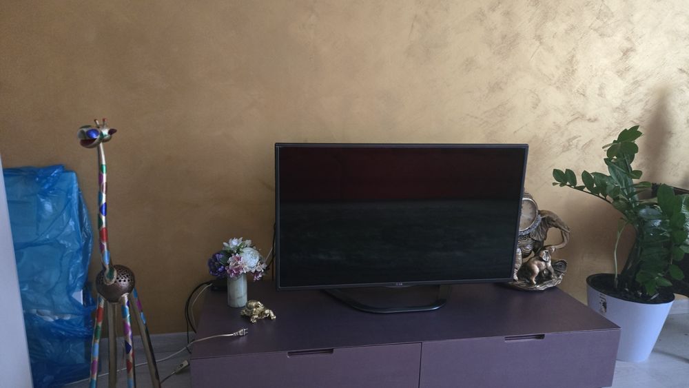 Продам Телевизор LG