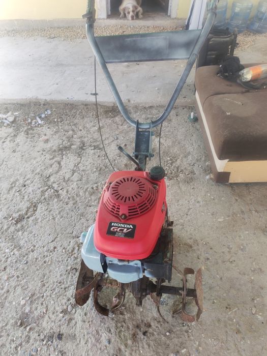 Honda freza de pământ