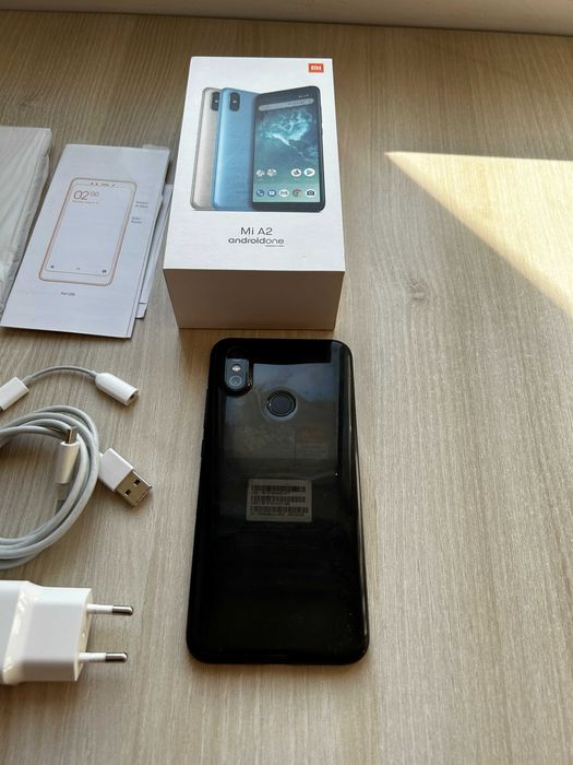 Продавам Xiaomi Mi A2 за ремонт или за части