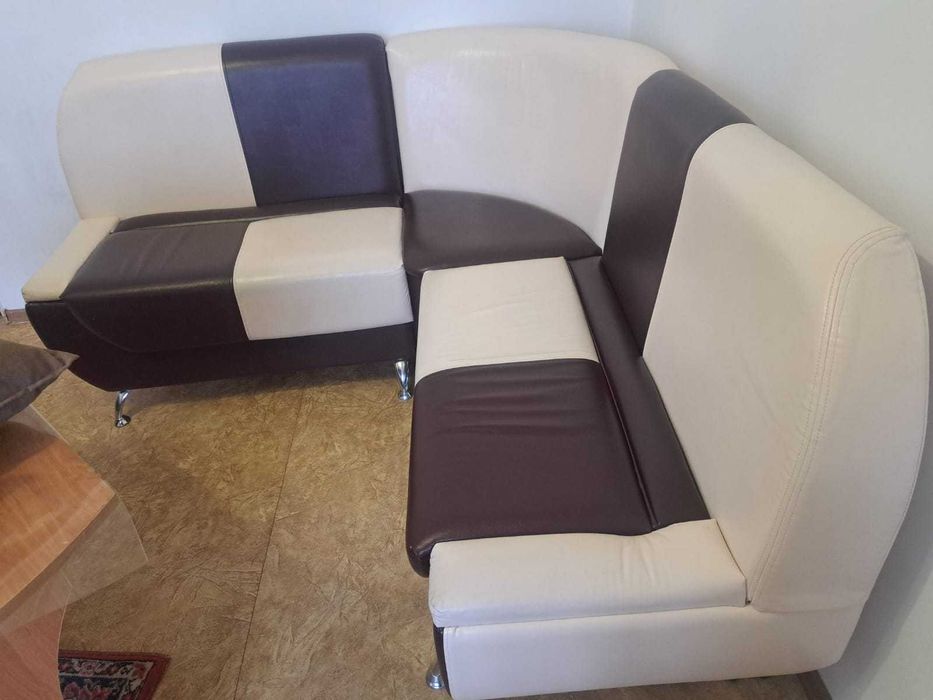 Продам Угловой кожаный диван