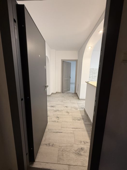 Inchiriez apartament 3 camere sector 2, direct proprietar