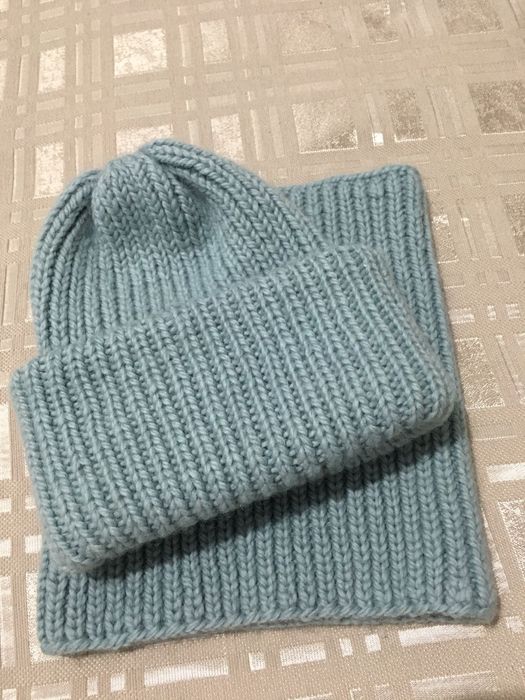 Шапки вязаные. Ручная работа