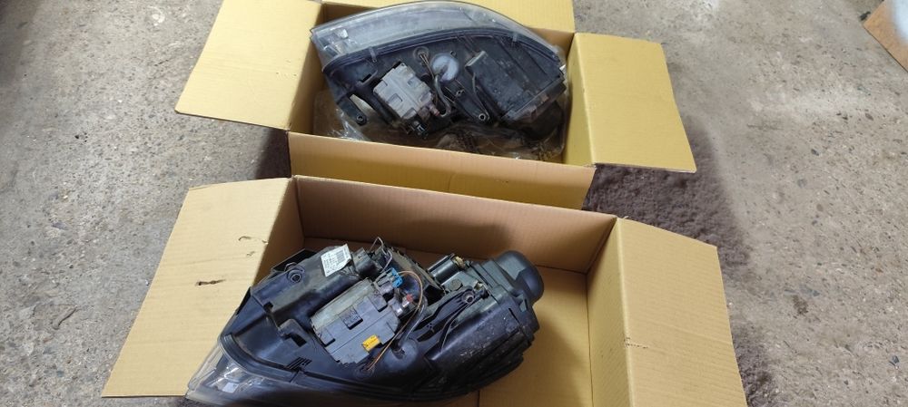 Фарове HELLA  за VW Passat B 5.5 (00+05г.)