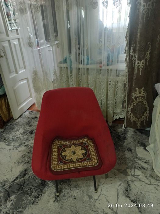 Чистый кожаные гостиной уголок. Качественные.состояние отличное.