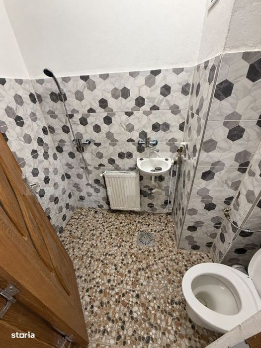 Apartament 3 camere, 40 mp, zona Decebal