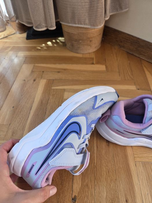 Nike runner.  34 размер