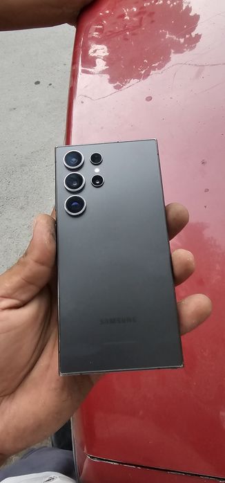 Samsung s 24 ultra 256 gb.