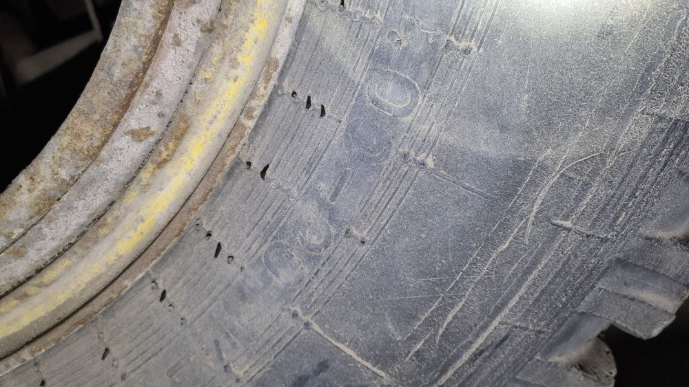 Продам Балоны, Автошины R20 d12