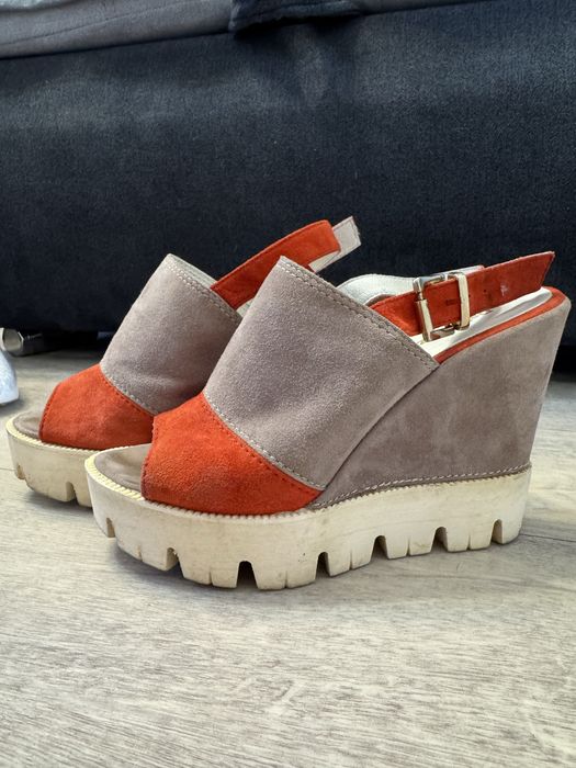 Продаю босоножки на платформе