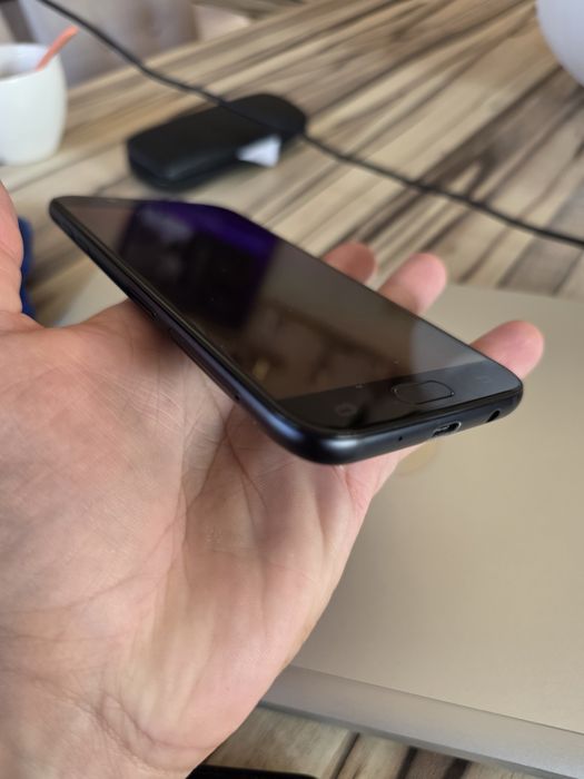 Vând Samsung J5 Black