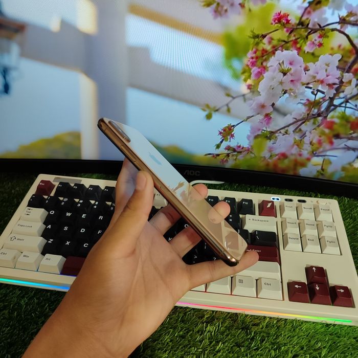 iPhone Xa Max 256 Gb srochni sotiladi