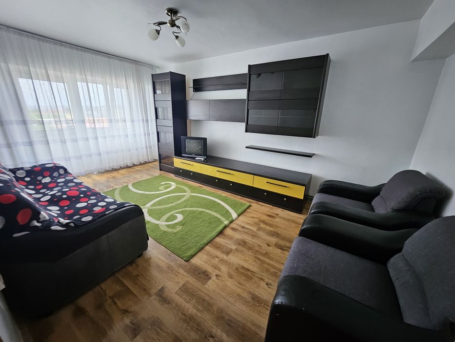 De inchiriat apartament 4 camere