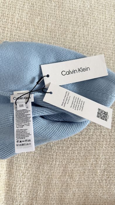 Caciula Calvin Klein noua originala