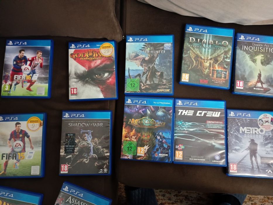 Ps 4 комплект със 24 игри