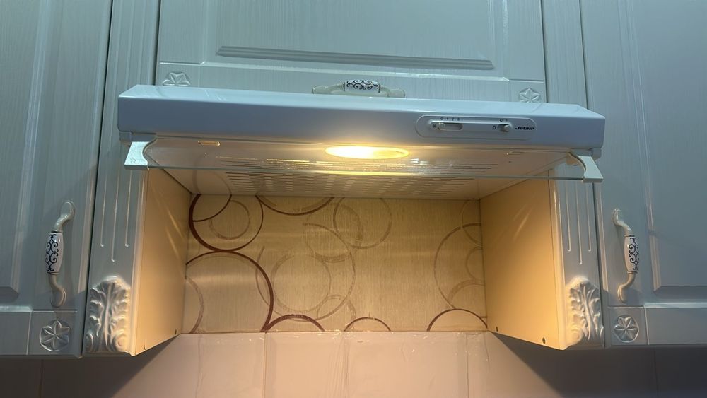 Продам  кухонный вытяжку