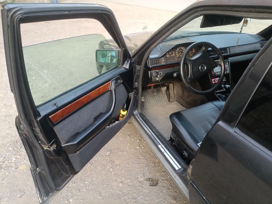 Mercedes Benz W124