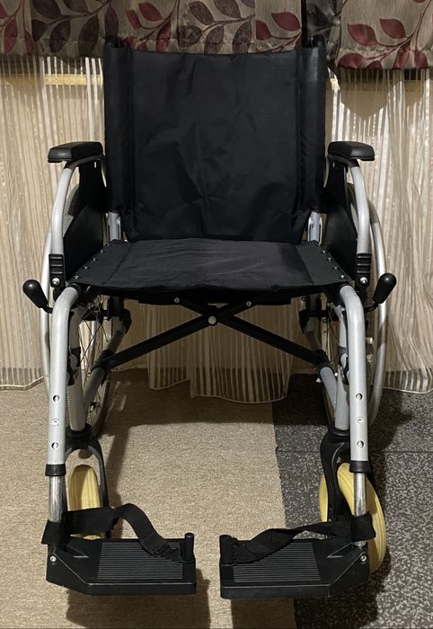 Scaun cu rotile carucior handicap batrani